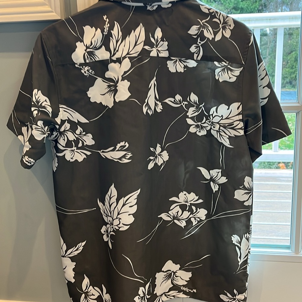 Quicksilver button down, s/s - Picture 3 of 4